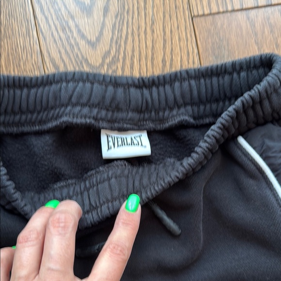 Everlast Black Sweatpants with Tapered Leg and White Piping - Picture 3 of 4
